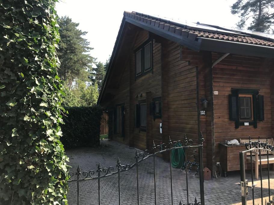 Houten Chalet/Bungalow In Het Bos, Sauna, Jacuzzi Meijel Bagian luar foto
