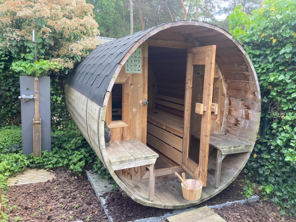 Houten Chalet/Bungalow In Het Bos, Sauna, Jacuzzi Meijel Bagian luar foto