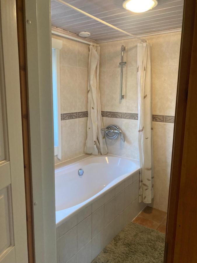 Houten Chalet/Bungalow In Het Bos, Sauna, Jacuzzi Meijel Bagian luar foto